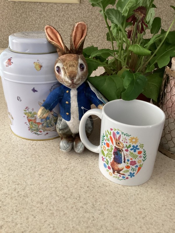 Peter Rabbit Tin TEA CANNISTER WITH 80 ENGLISH BREAKFAST TEABAGS ,MUG AND RABBIT gallery