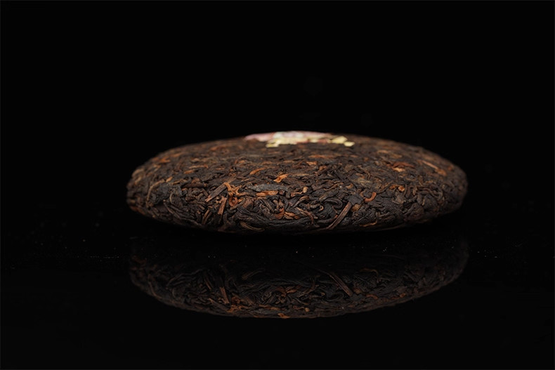 2025 TAETEA Dayi Classic 7572 in a Gift Box Ripe Puerh Tea 150g Yunnan Puer Tea gallery
