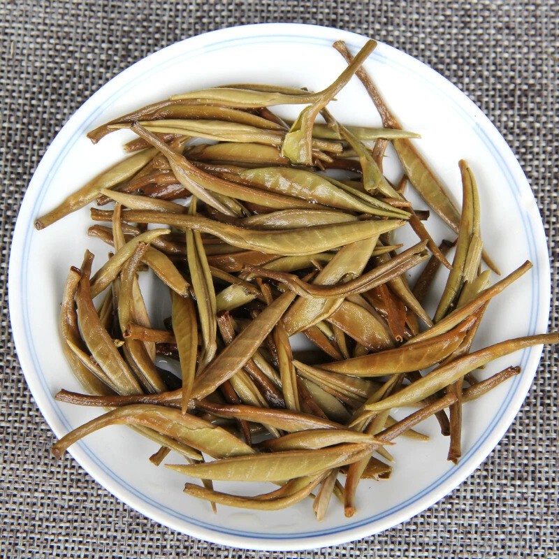 Silver Needle White Tea Ancient Tree Yunnan Moonlight White Single Bud gallery