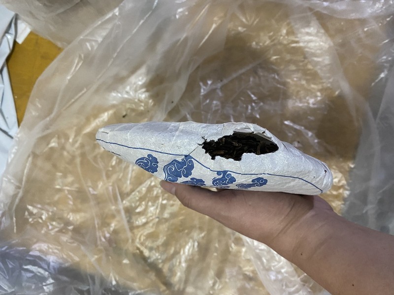 [ Tea Package Paper Broken] 2013 Menghai Dayi Joyful Pu'er Tea TAETEA Raw 357g gallery