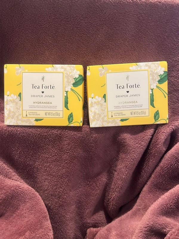 Tea Forte - Draper James Hydrangea Pyramid Tea Infusers X 2 boxes gallery