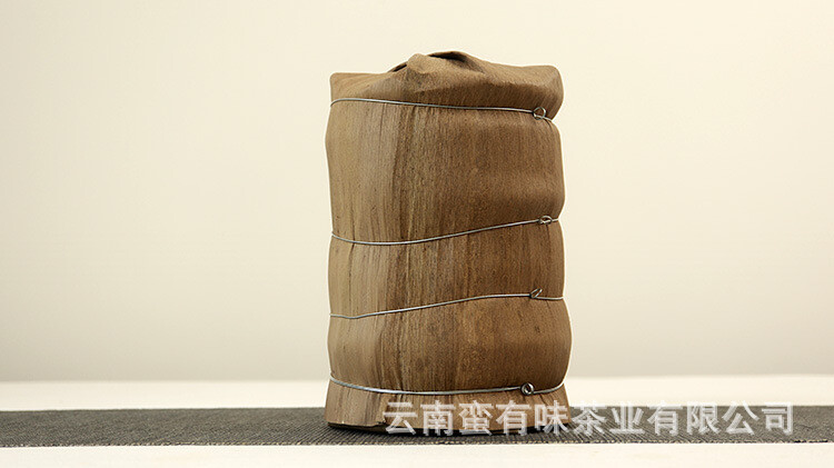100g Yunnan Menghai Ripe Pu'er Tea Golden Needle White Lotus Ripe Cake Palace gallery