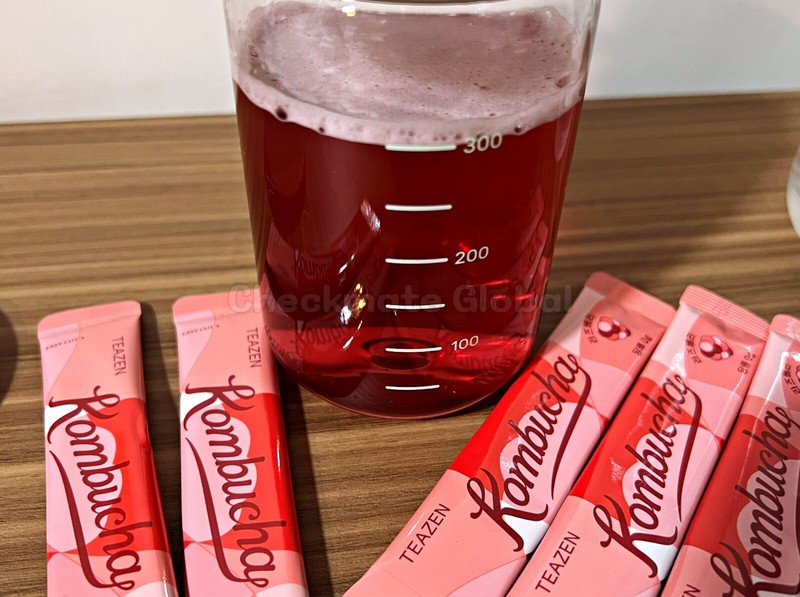 TEAZEN Kombucha Raspberry 30 Sticks | Sugar-Free Prebiotic gallery