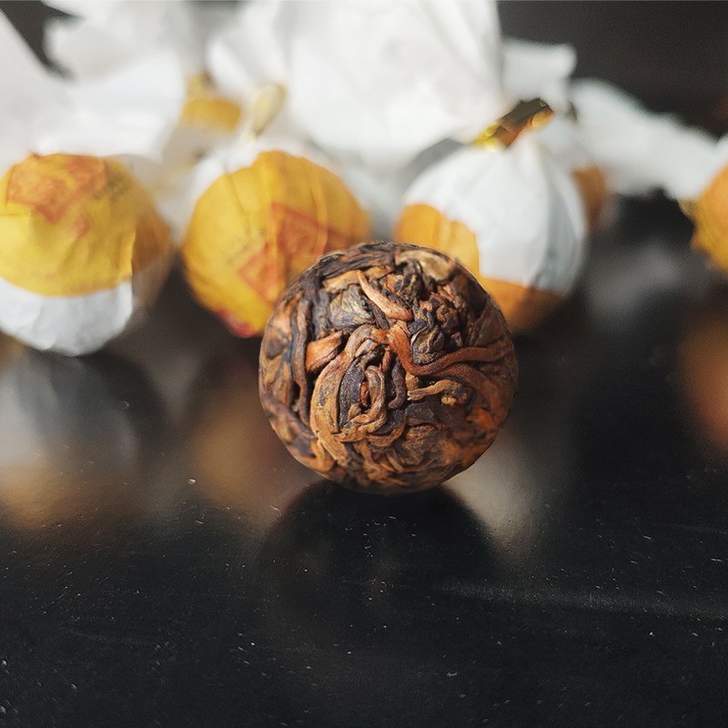 300g Iceland Pu'er Tea Ripe Tea Cake Yunnan Qizi Cake Tea Ancient Tree Tea Cake gallery