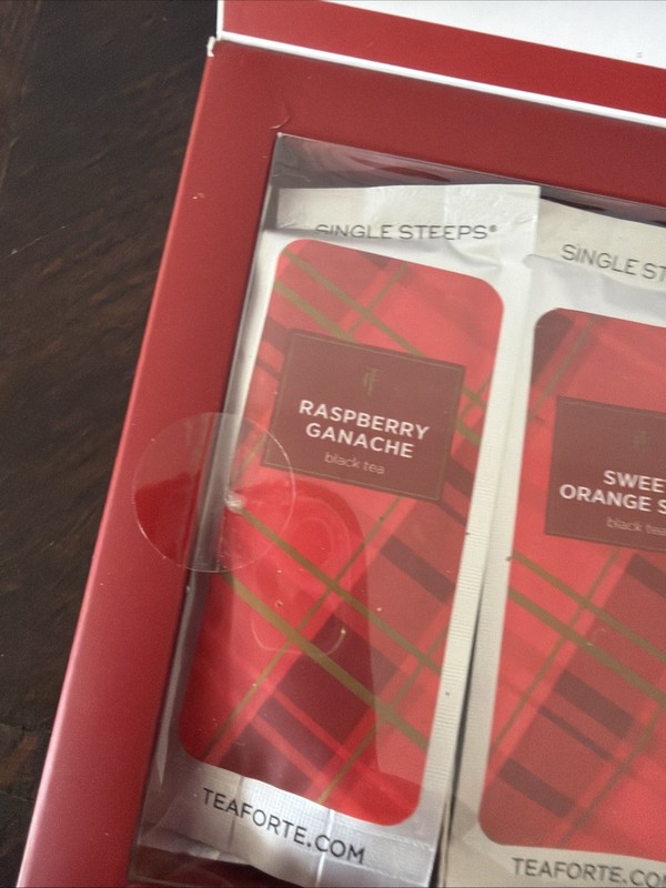 TEA FORTE, WARMING JOY, Boxed Assortment of 15 Single Steeps Tea Tasting Pouches gallery