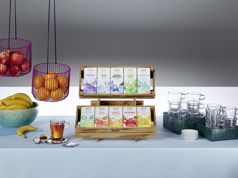 Ronnefeldt Teavelope® Strawberry Garden. 25 tea bags. Caff free. Made in Germany gallery
