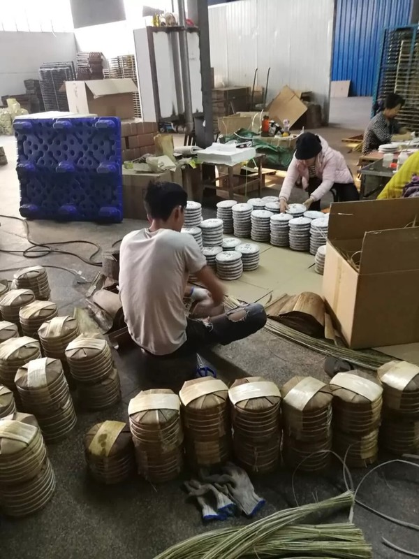 2018y YunNan Organic Pu-erh Tea Puer Tea Raw Tea in 357g Compressed Tea Cake gallery
