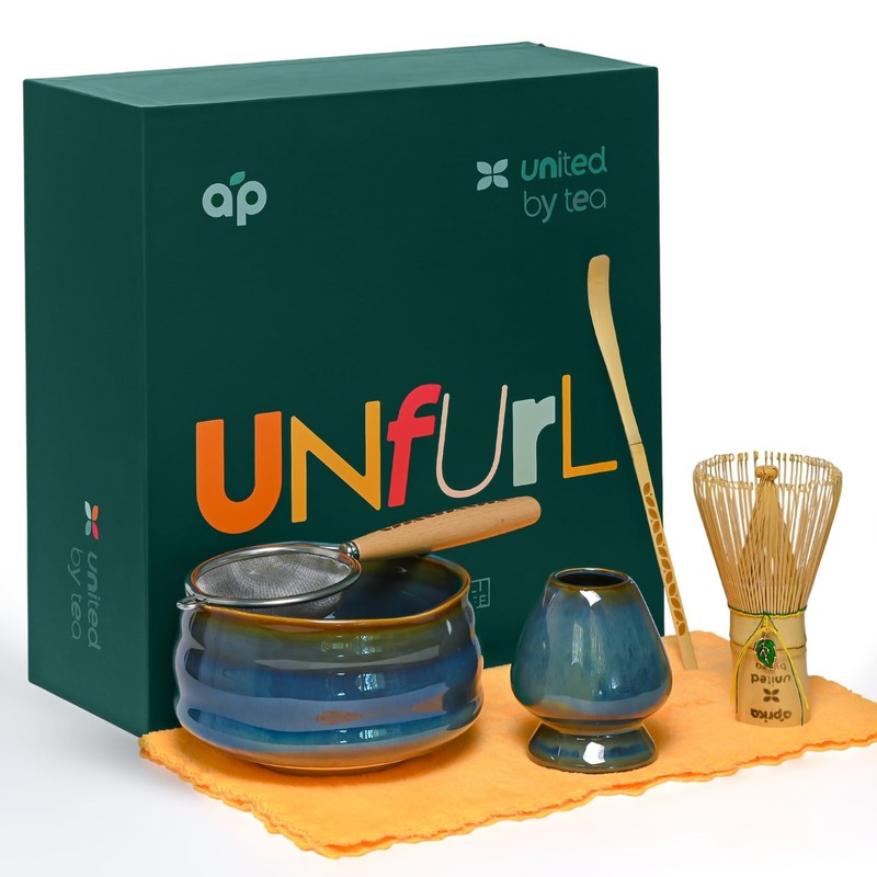 Matcha Gift Set 6 Pcs – Ceramic Bowl, Bamboo Whisk, Sifter, Cloth - Traditional