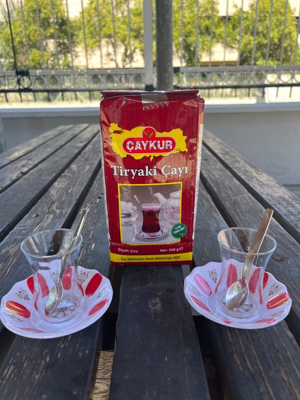 Turkish Tea Set (Turkish Tea-5000 gr, 2 serving cups, 2 cup plates and 2 spoons)