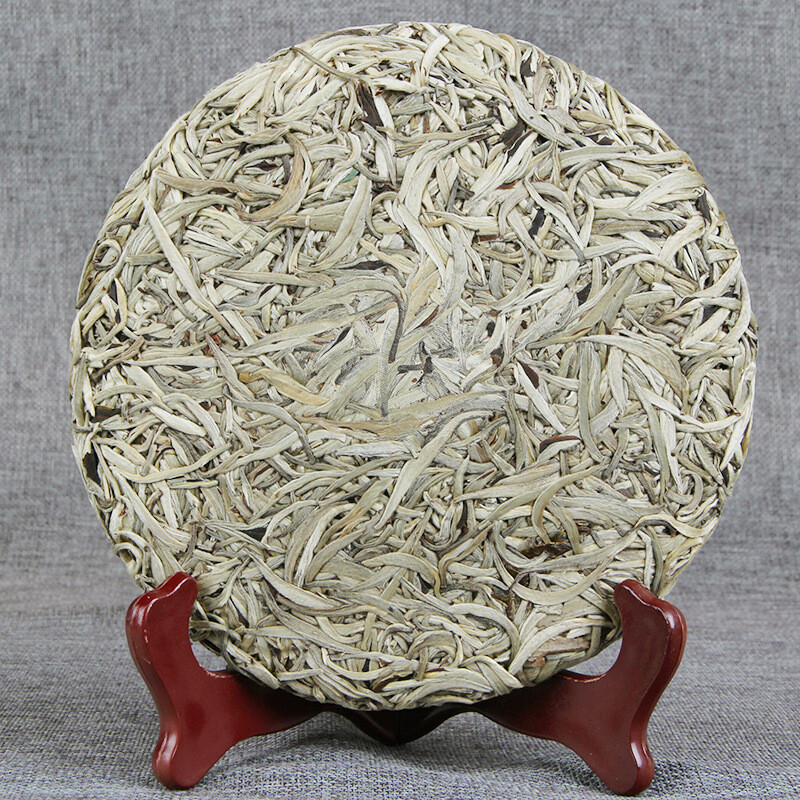 2018 Silver Needle White Tea Ancient Tree Yunnan Moonlight White Single Bud 357g gallery