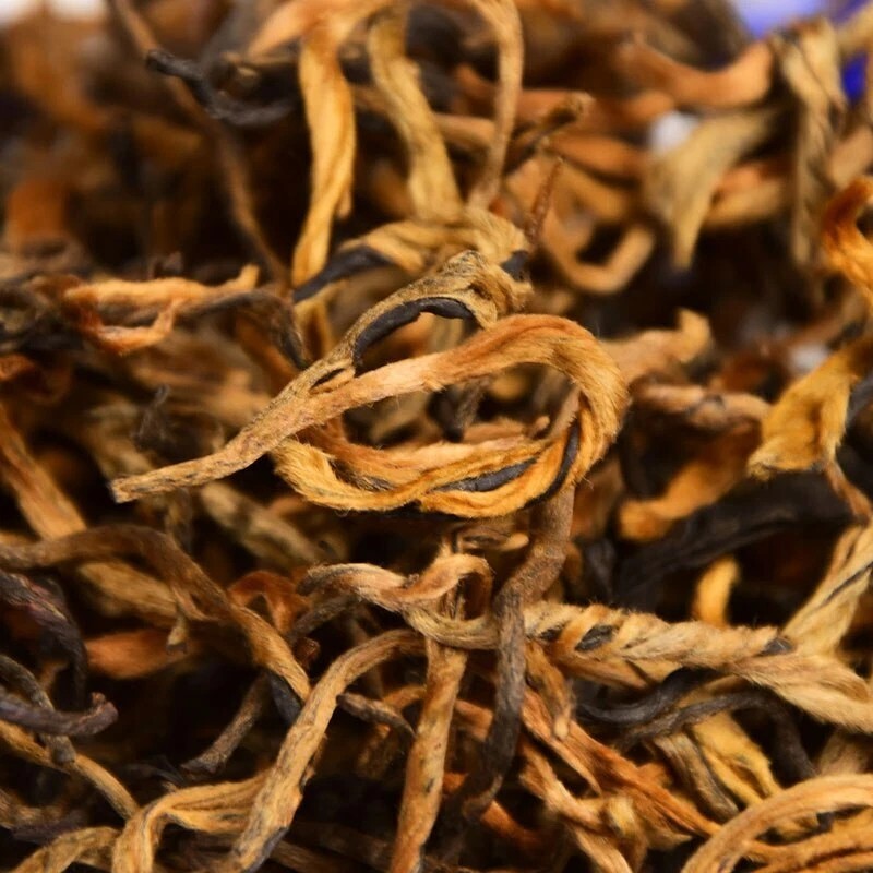 1000g 400 Years Ancient Tree Golden Bud Dian Hong Yunnan Black Tea Brick Red Tea gallery