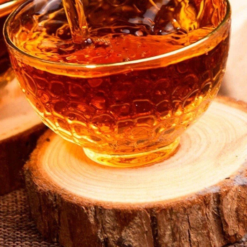 1000g 400 Years Ancient Tree Golden Bud Dian Hong Yunnan Black Tea Brick Red Tea gallery