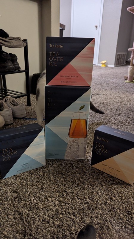 Tea Forte ‘Tea Over Ice’ Tea Pitcher Set With 3 Tea Samplers. New In Box