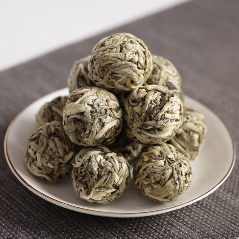 Handmade Moonlight Yunnan White Tea Beauty Silver Needle White Tea Ball Long Zhu