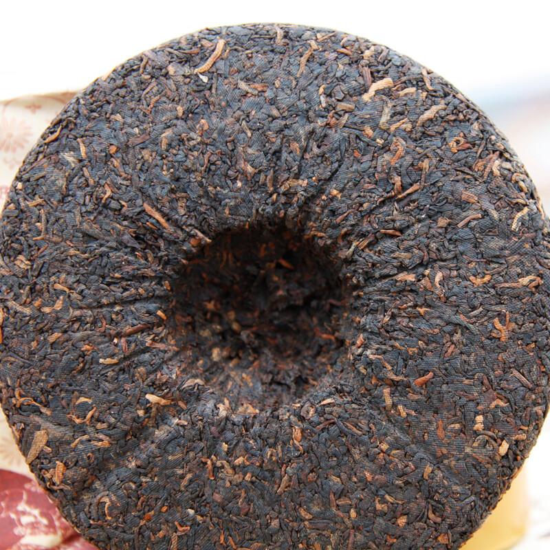 Menghai Tributary Golden Bud Pu-erh Tea Puer Shu Pu'er Puerh Ripe Tea Cake 500g gallery
