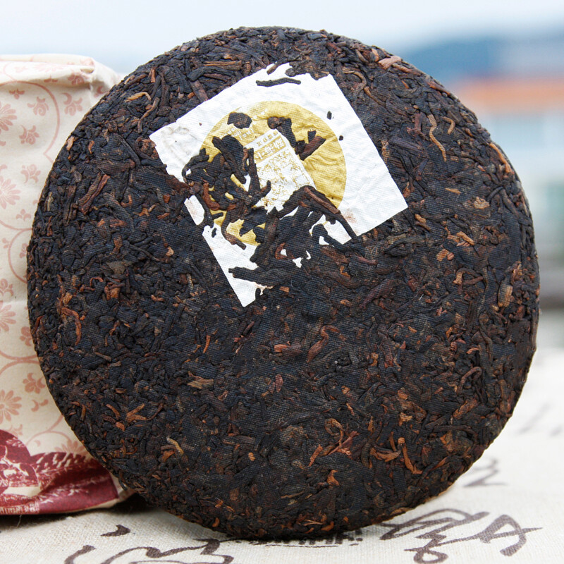 Menghai Tributary Golden Bud Pu-erh Tea Puer Shu Pu'er Puerh Ripe Tea Cake 500g gallery