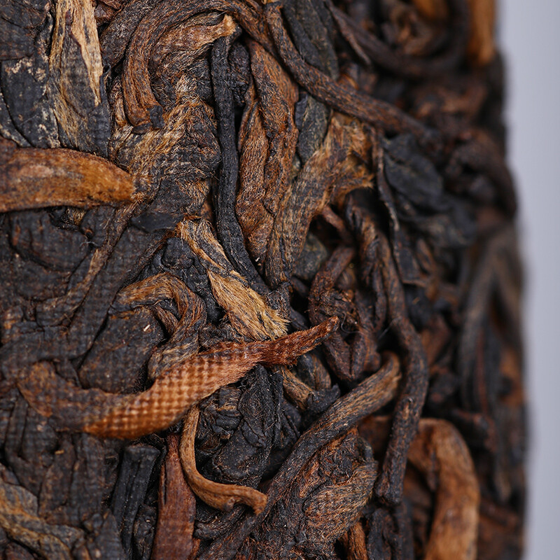 Remote Mountains Old Tree Tea * 2019 Haiwan Old Comrade Ripe Pu'er Tea Cake 500g gallery